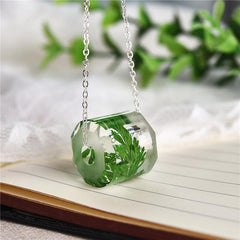 Charms Choker Resin Dried Leaf Necklace