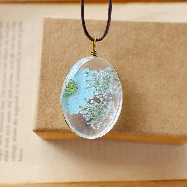 Chrysanthemum Lace Glass Necklace